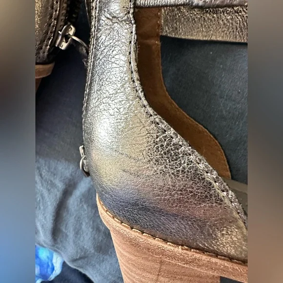 Frye Brielle Metallic Zip-Cuff High-Heel Sandals US size 9.5 excellent condition - Picture 16 of 16